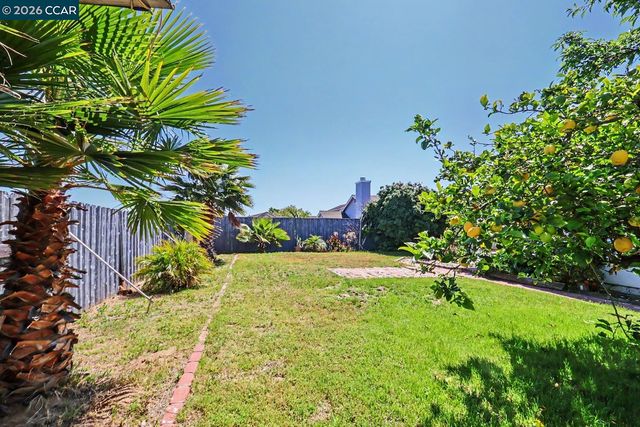 1940 Gateway Dr, Oakley, CA 94561