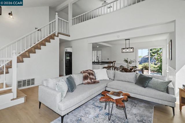 1940 Gateway Dr, Oakley, CA 94561