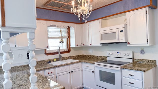 1445 Devin, New Braunfels, TX 78130