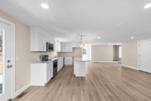 1234-4 State Rd 4, Plymouth, MA 02360