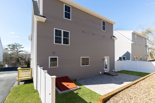 1234-4 State Rd 4, Plymouth, MA 02360