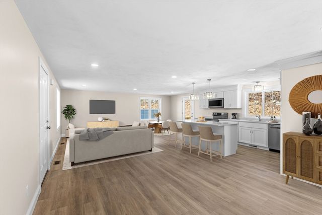 1234-4 State Rd 4, Plymouth, MA 02360
