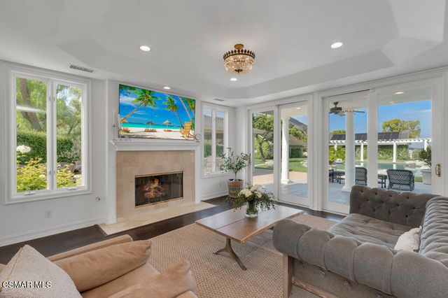 1917 Brittany Park Road, Camarillo, CA 93012
