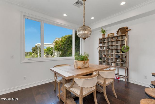 1917 Brittany Park Road, Camarillo, CA 93012