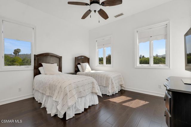 1917 Brittany Park Road, Camarillo, CA 93012