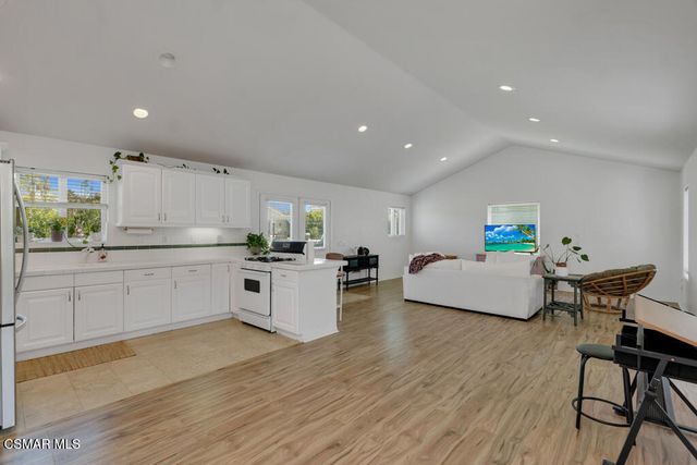 1917 Brittany Park Road, Camarillo, CA 93012