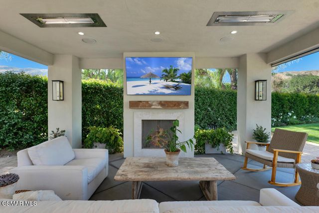 1917 Brittany Park Road, Camarillo, CA 93012