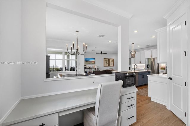 10752 Northbrook Cir, Palm Beach Gardens, FL 33412