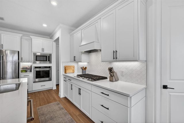 10752 Northbrook Cir, Palm Beach Gardens, FL 33412