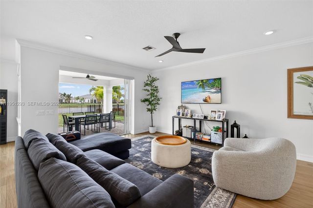 10752 Northbrook Cir, Palm Beach Gardens, FL 33412