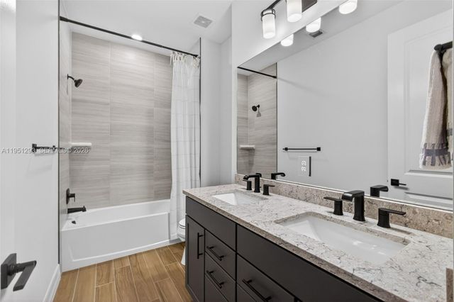 10752 Northbrook Cir, Palm Beach Gardens, FL 33412