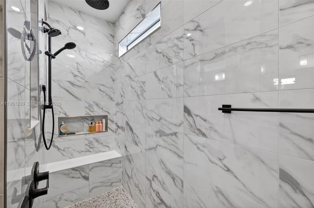 10752 Northbrook Cir, Palm Beach Gardens, FL 33412