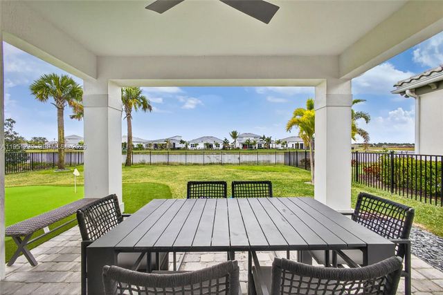 10752 Northbrook Cir, Palm Beach Gardens, FL 33412