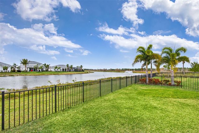 10752 Northbrook Cir, Palm Beach Gardens, FL 33412