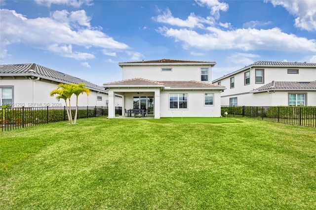 10752 Northbrook Cir, Palm Beach Gardens, FL 33412