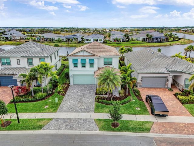 10752 Northbrook Cir, Palm Beach Gardens, FL 33412