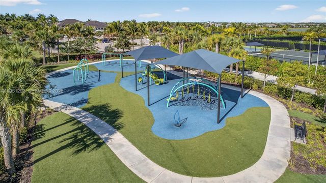 10752 Northbrook Cir, Palm Beach Gardens, FL 33412