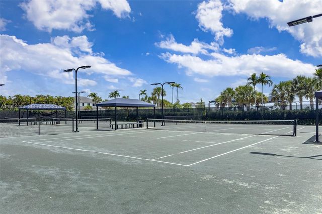 10752 Northbrook Cir, Palm Beach Gardens, FL 33412