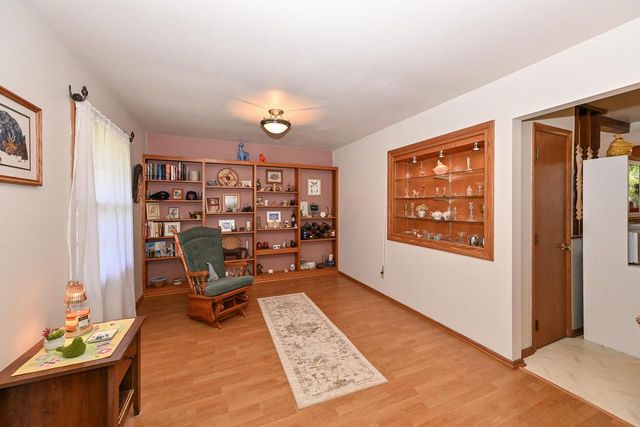 18830 Brookdale DRIVE, Brookfield, WI 53045