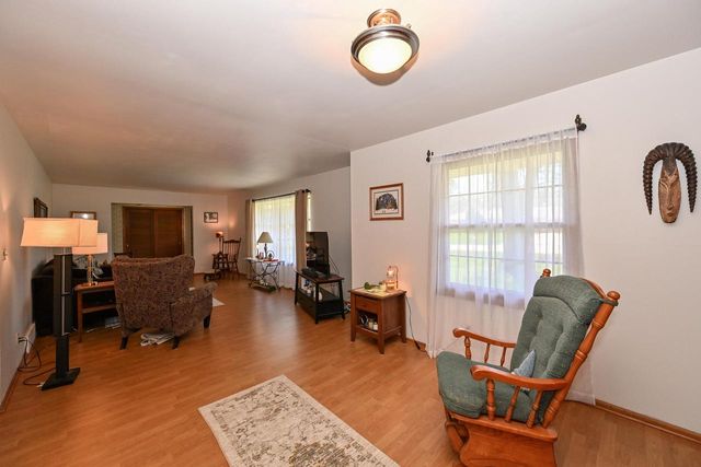 18830 Brookdale DRIVE, Brookfield, WI 53045