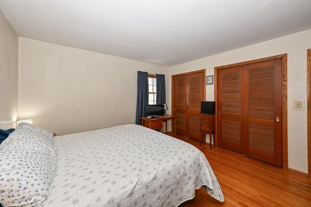 18830 Brookdale DRIVE, Brookfield, WI 53045