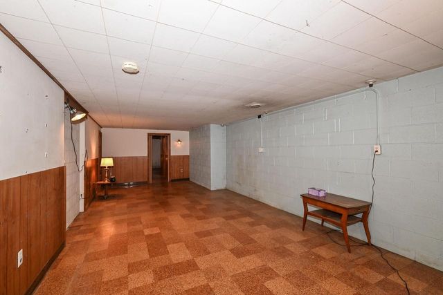 18830 Brookdale DRIVE, Brookfield, WI 53045