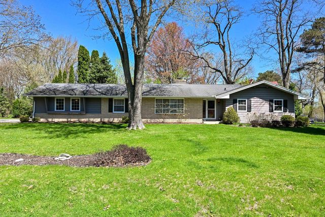 18830 Brookdale DRIVE, Brookfield, WI 53045