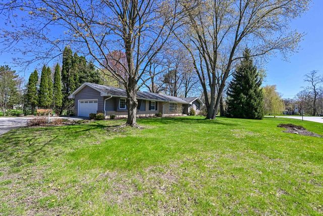 18830 Brookdale DRIVE, Brookfield, WI 53045