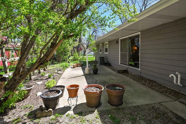 18830 Brookdale DRIVE, Brookfield, WI 53045