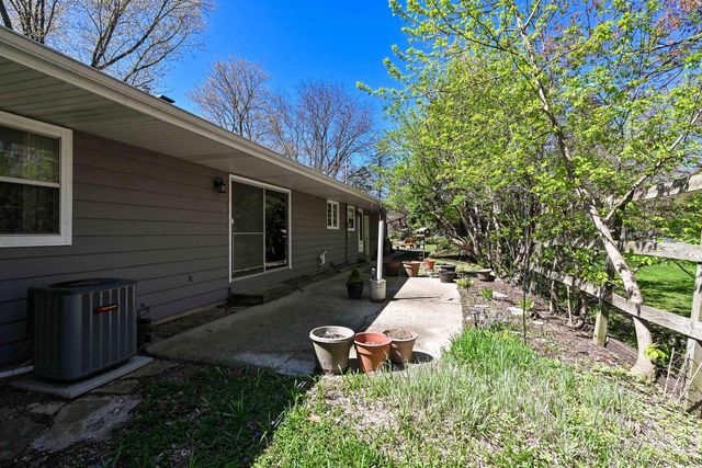 18830 Brookdale DRIVE, Brookfield, WI 53045
