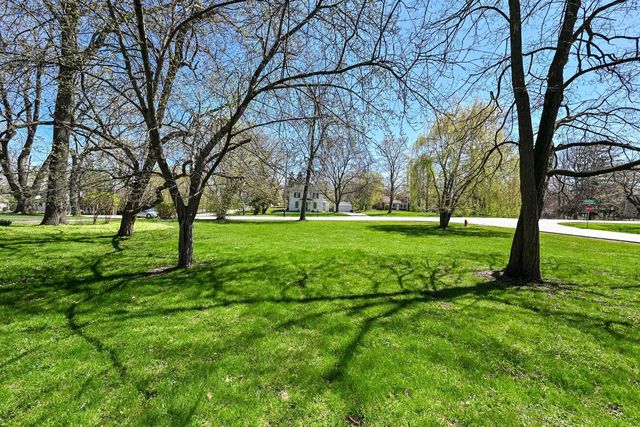 18830 Brookdale DRIVE, Brookfield, WI 53045