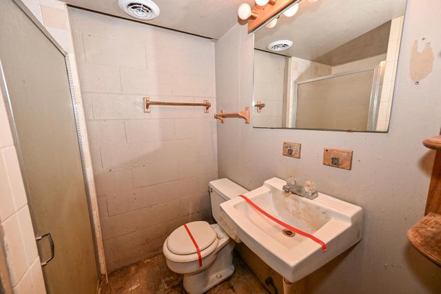 18830 Brookdale DRIVE, Brookfield, WI 53045
