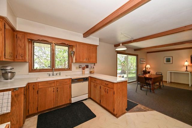 18830 Brookdale DRIVE, Brookfield, WI 53045