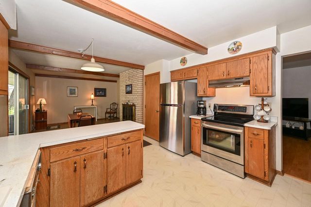 18830 Brookdale DRIVE, Brookfield, WI 53045