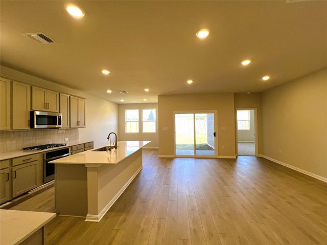 317 Willow Heights DR, Hutto, TX 78634