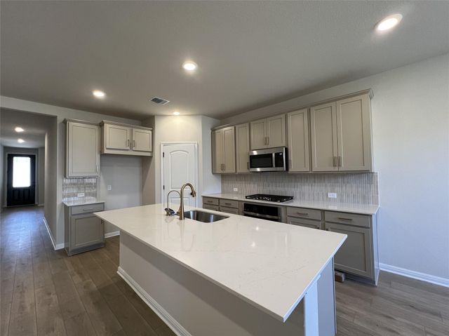 317 Willow Heights DR, Hutto, TX 78634