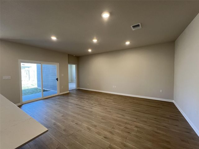 317 Willow Heights DR, Hutto, TX 78634