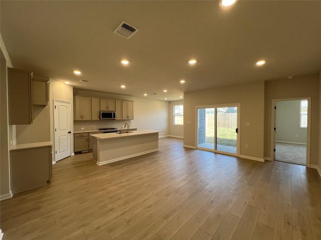 317 Willow Heights DR, Hutto, TX 78634