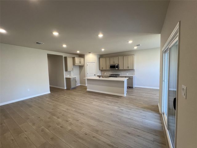 317 Willow Heights DR, Hutto, TX 78634