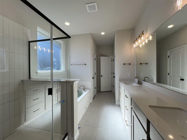 317 Willow Heights DR, Hutto, TX 78634