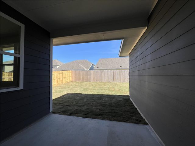 317 Willow Heights DR, Hutto, TX 78634