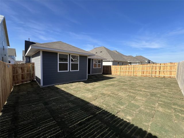 317 Willow Heights DR, Hutto, TX 78634