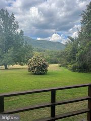 1463 QUAKER RUN RD, Banco, VA 22711