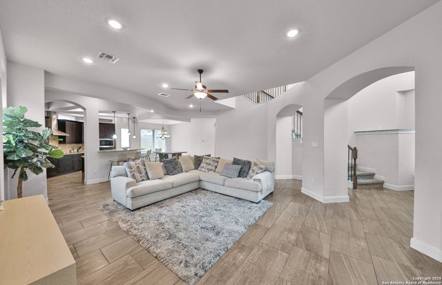 6514 Comanche Post, San Antonio, TX 78233