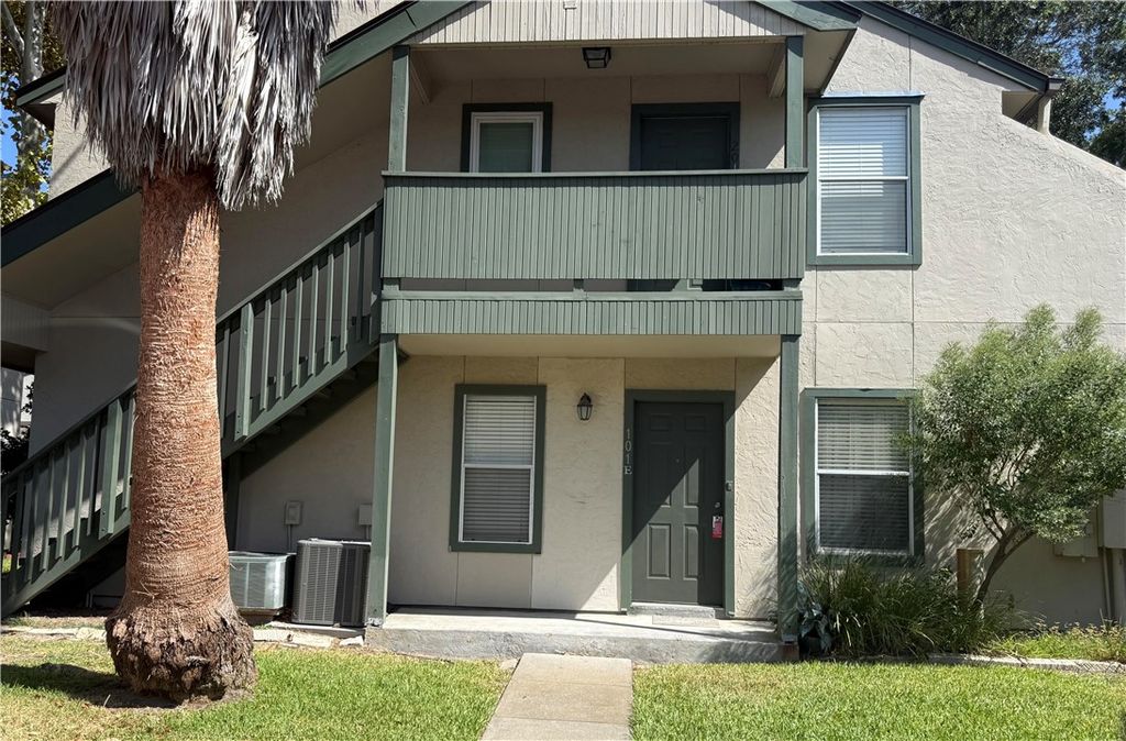 302 Saint Andrews St 101E, Rockport, TX 78382 — exterior