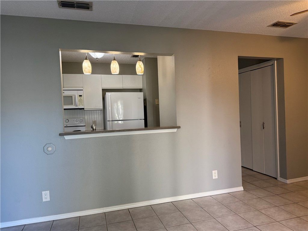 302 Saint Andrews St 101E, Rockport, TX 78382 — photo 3