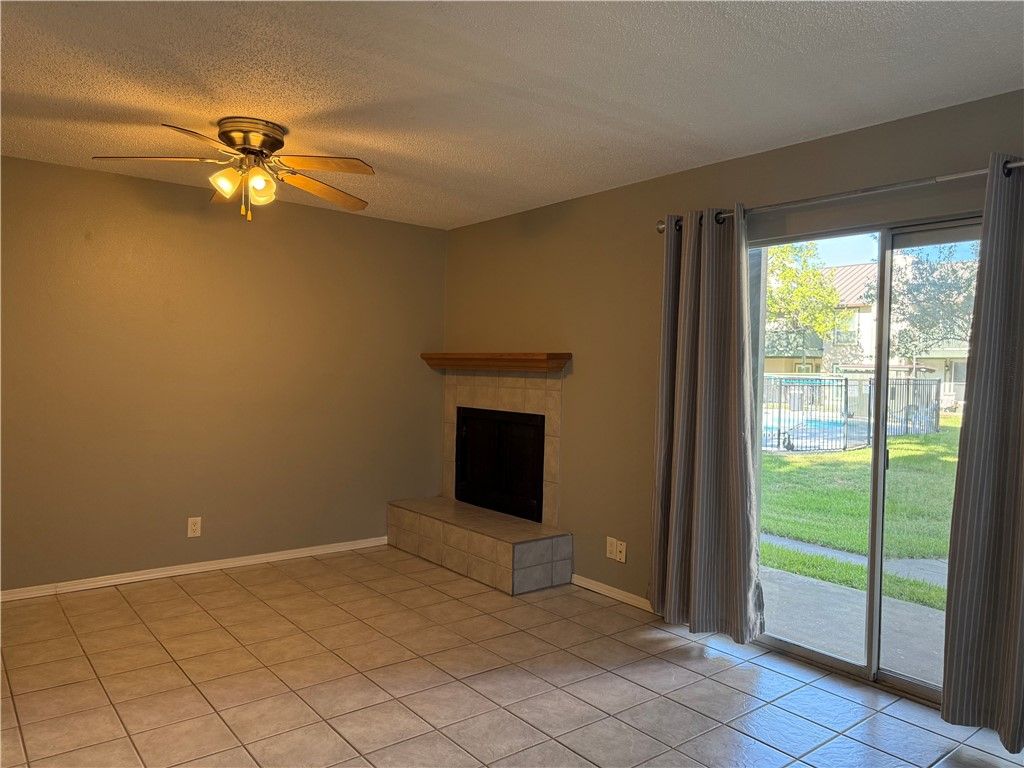 302 Saint Andrews St 101E, Rockport, TX 78382 — photo 5