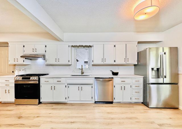 1864 Carol Lane, West Saint Paul, MN 55118