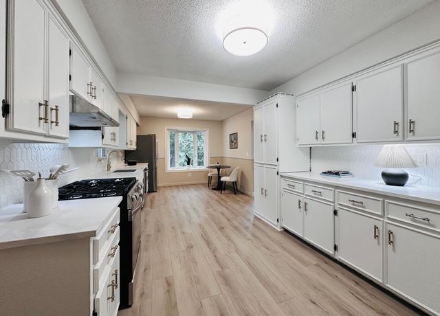 1864 Carol Lane, West Saint Paul, MN 55118
