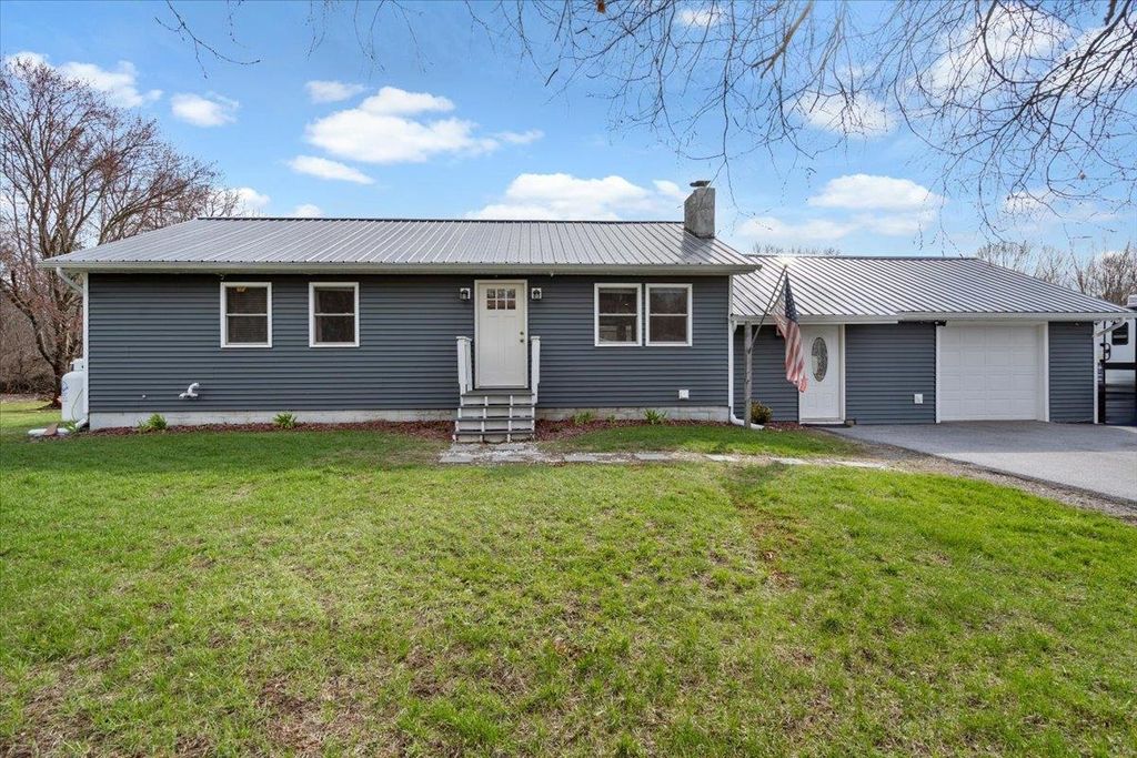 6 Cooper Road, Milton, VT 05468